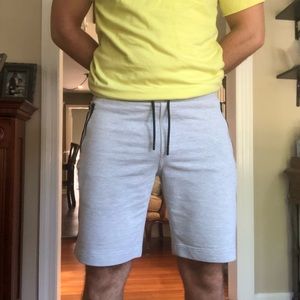 CSG men’s taper shorts, size M